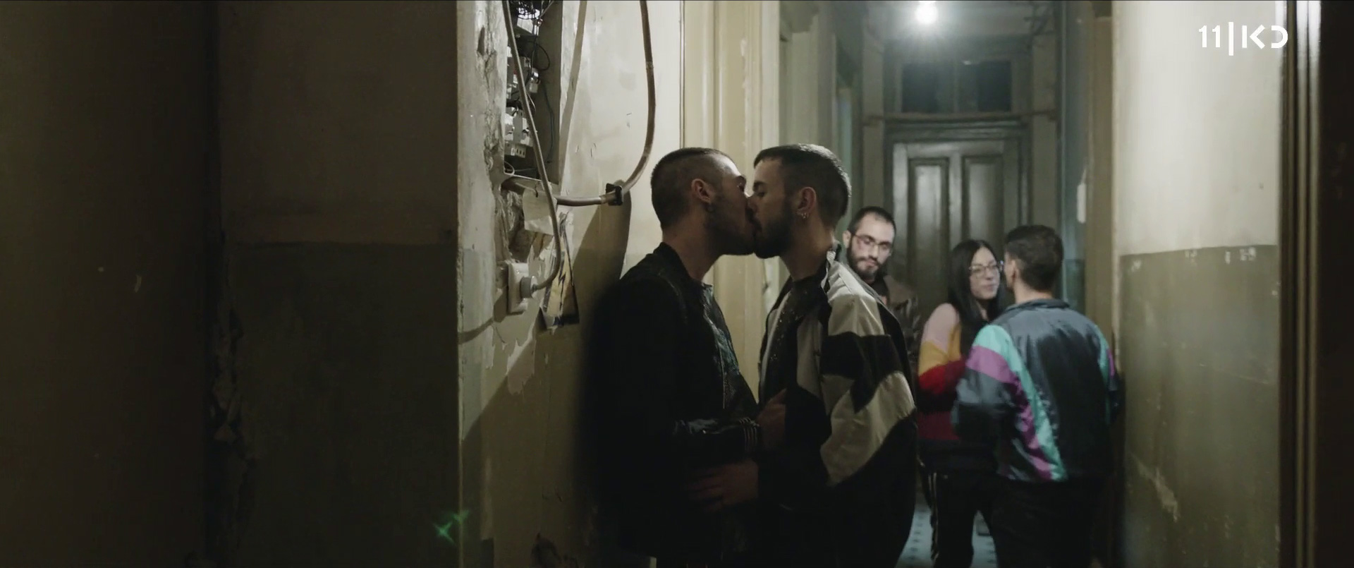 بوسیدن دو مرد همجنسگرا